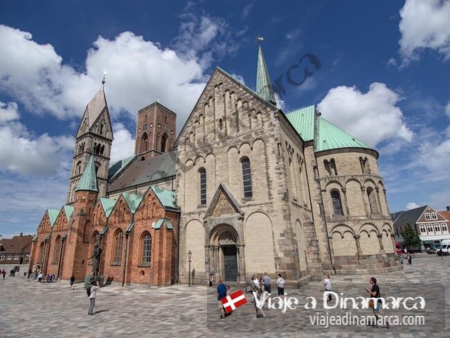 Composición a tres puntos de fuga - Catedral de Ribe