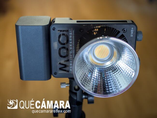 ZHIYUN Cinepeer CX100 con reflector